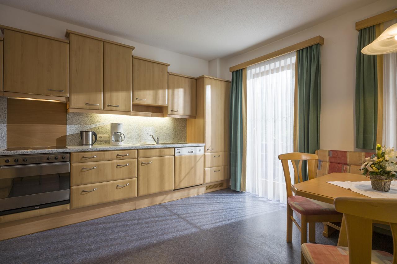 Regina Apartment *